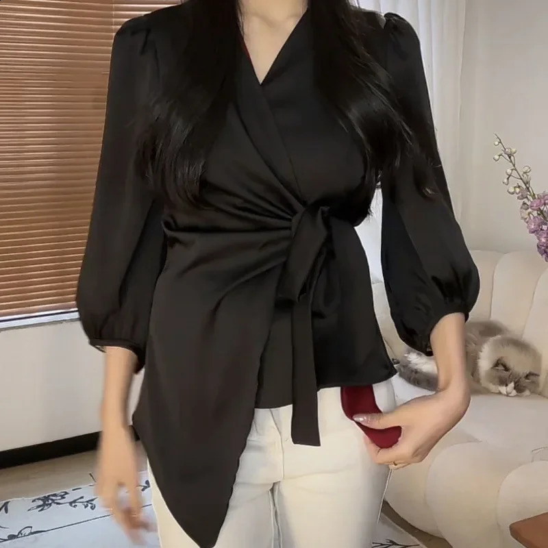 Spring French Style Niche n Womens Blouse Top Slimming Effective Bonded Seamless Satin Like Material Big Size Shirt 250313