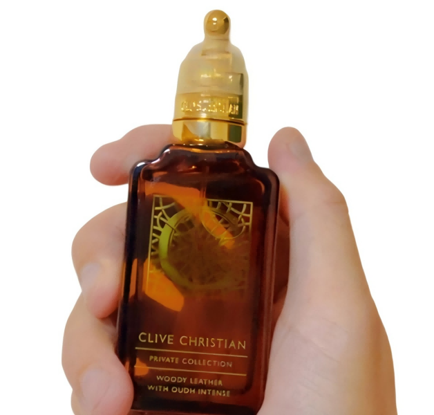 Elegant Men's Perfume Featuring Rich Oud Blend & Premium Leather Scents 100ml Spray