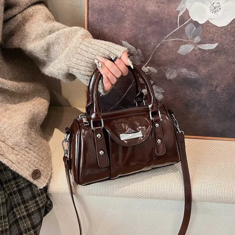 Burgundy mini top handbag designed for warm PU leather solid color sole cross shaped bag 2024 Lat luxury designer handbag Y250321