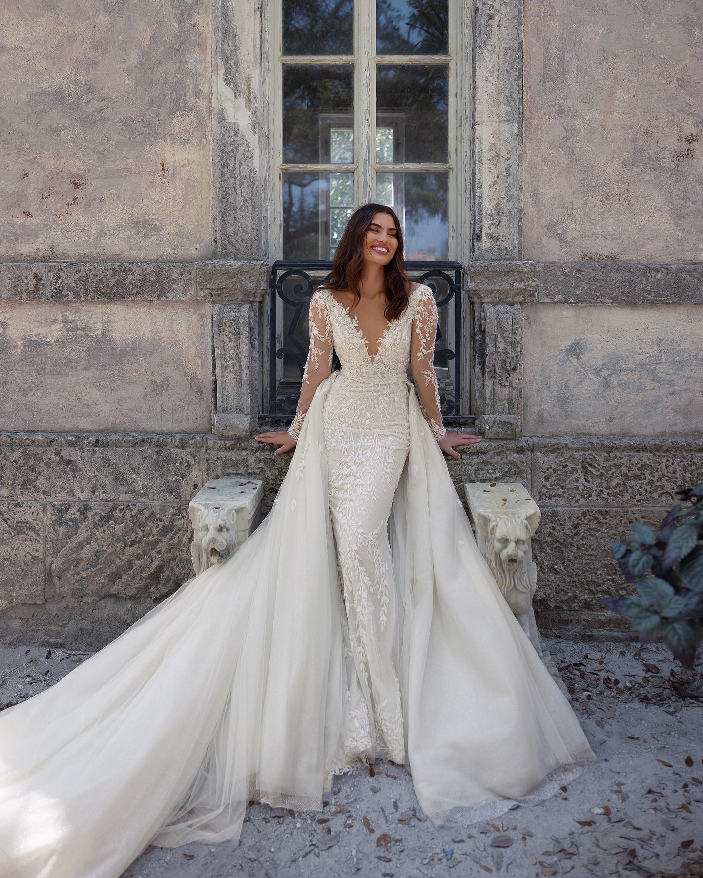 Amazing Mermaid Beaded Wedding Dresses With Detachable Train Lace Backless Bridal Gowns Deep V Necke Long Sleeves Vestido De Novia