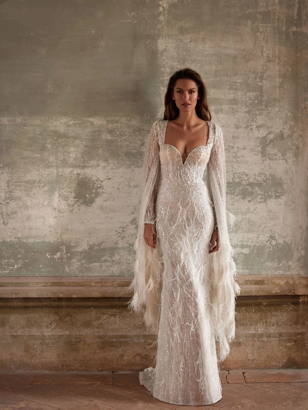 Evening Dresses For Women Sweetheart Neck Long Sleeves Gown Sequins Feather Sweep Train Party Customized Dress