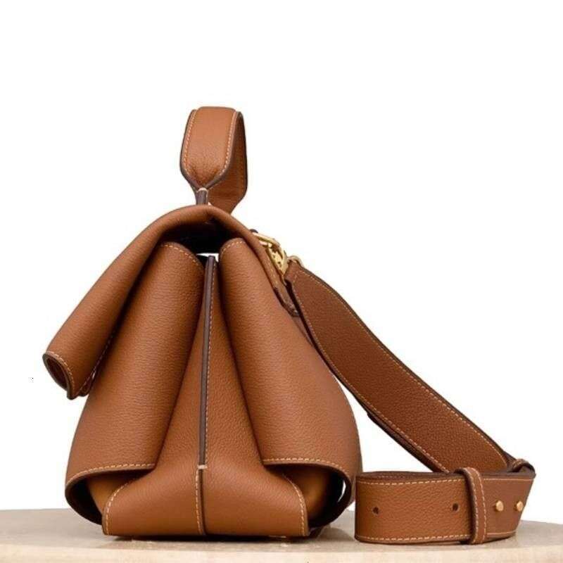 New Trendy Bags: Women's High-Grade Shoulder Bag - Versatile Large hot Capacity Commuting Satchel