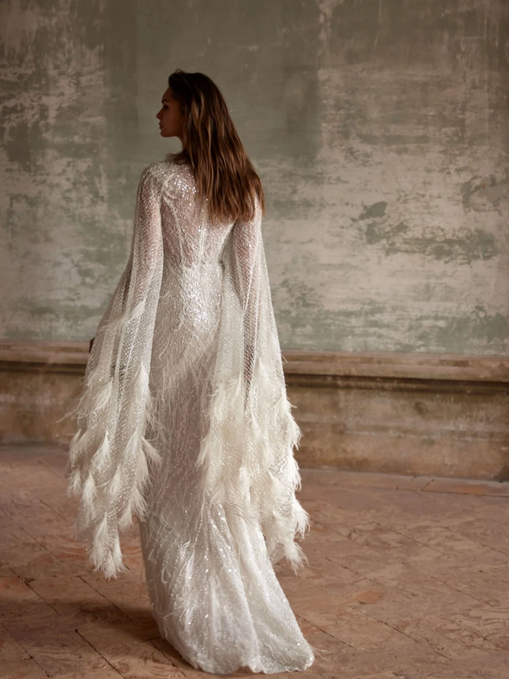 Evening Dresses For Women Sweetheart Neck Long Sleeves Gown Sequins Feather Sweep Train Party Customized Dress