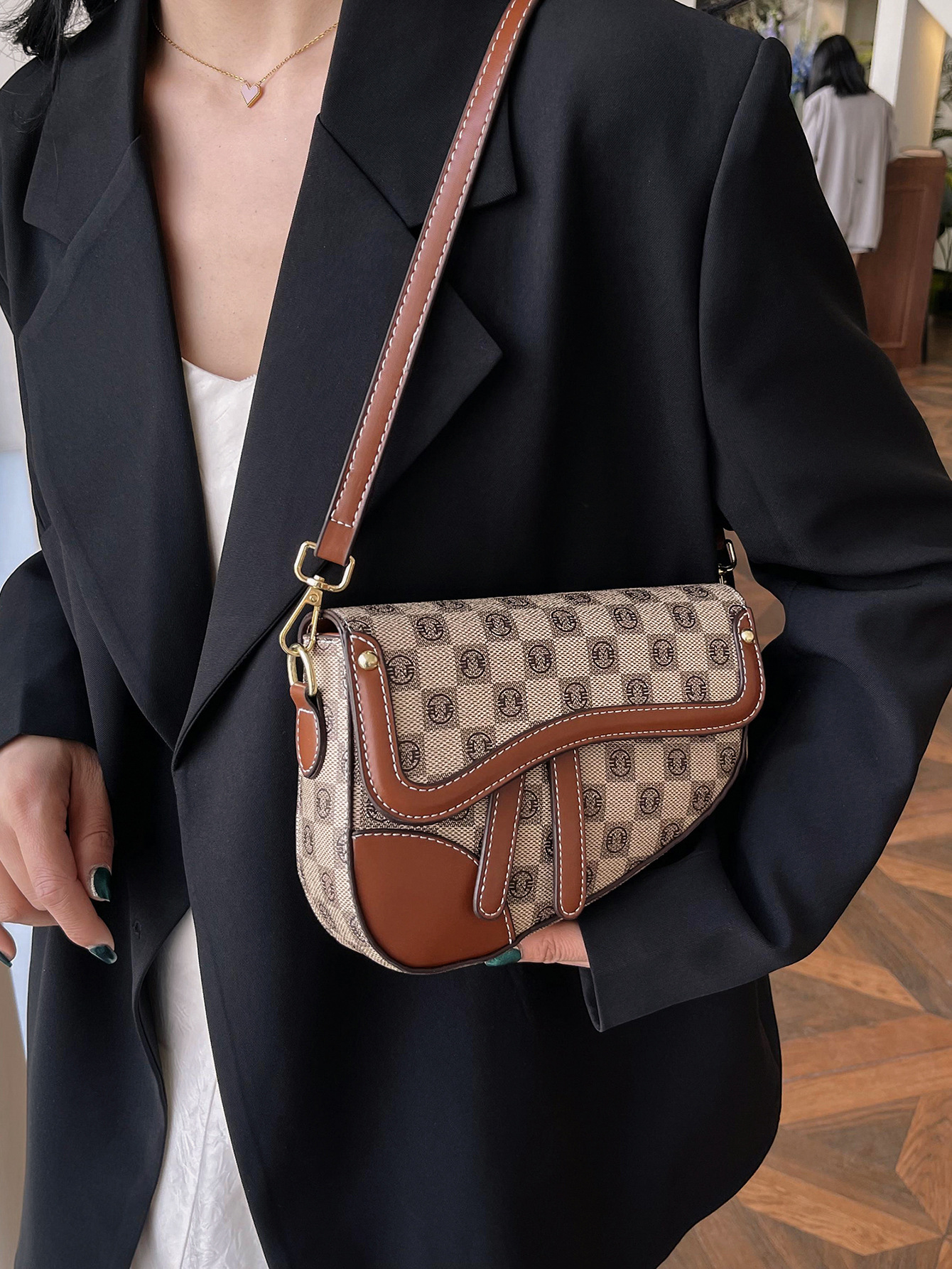 Free Shipping New Designer Shoulder Bags For Womens Fashion Bag Classical Handbag Messenger Fashionable Printed Woman Crossbody Bag New Free Delivery 