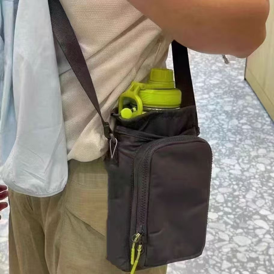 Waterbottle Bag 2L Multi-Function Mobile Phone Bag Men's And Women's Crossbody Shoulder Travel Kettle Bag
