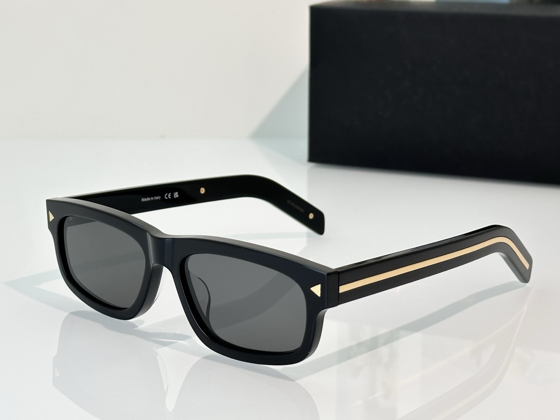 Sunglasses For Men Women Eyewear B11 Designers Fashion Travel Beach Catwalk Style Goggles Anti-Ultraviolet CR39 Board Acetate Square Full Frame Random Box