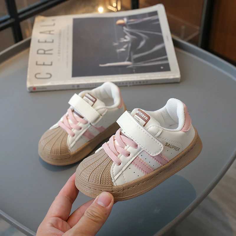 New Arrival Childrens Sneakers s Fashion Design White Nonslip Casual Shoes for Boys Girls Hook Breathable Sneakers Toddler Outdoor Shoe T250313 S25102