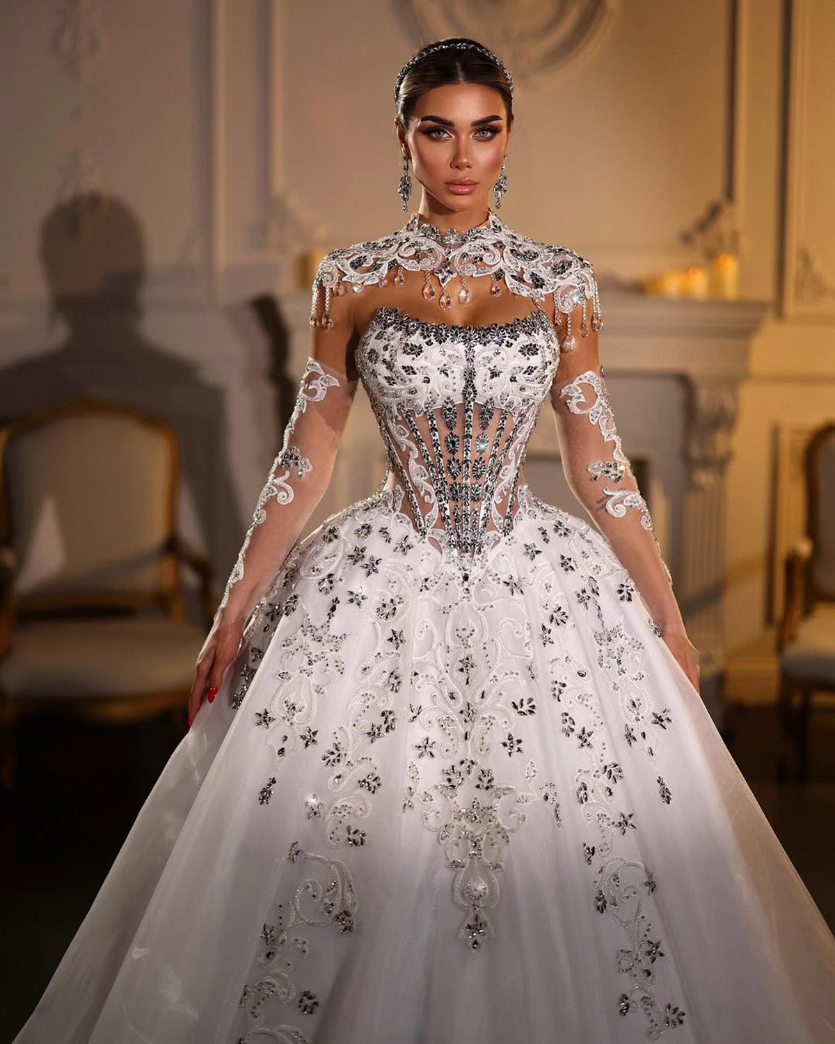 Fashion Wedding Dress Crystal High Neck Bridal Ball Gowns Appliques Strapless Shiny Unique Design Custom Made Princess Bride Dresses Vestido De Novia 
