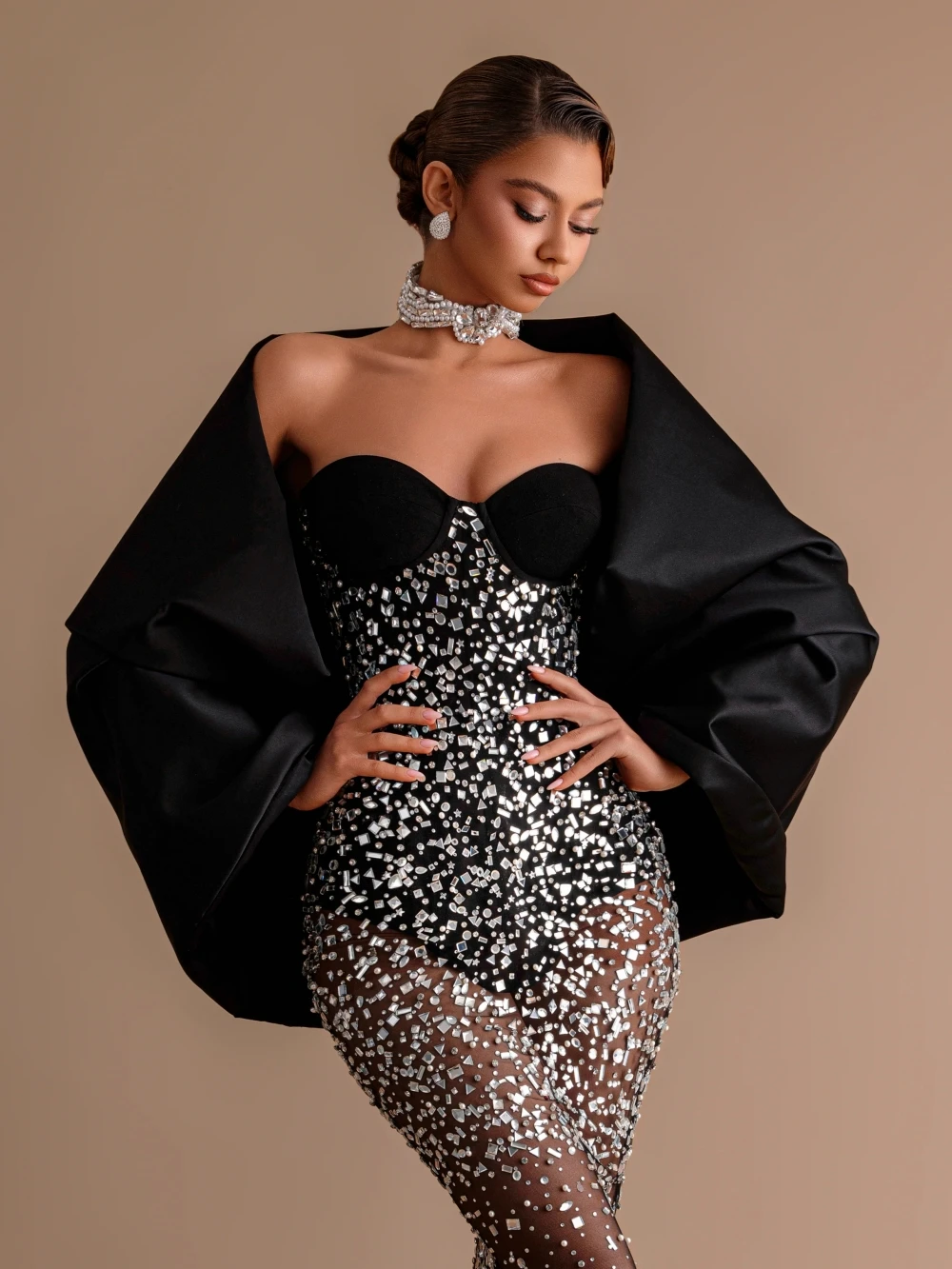Designer Evening Dresses For Women Sweetheart Neck Sleeveless Wrap Gown Rhie Backless Sweep Train Party Customized Dress