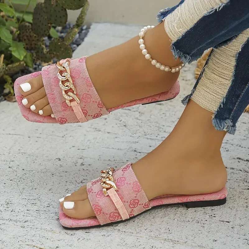2024 New Summer Flat Sandals Outdoor Beach Shoes Trend Brand Designer Slippers Big Size Slides Women