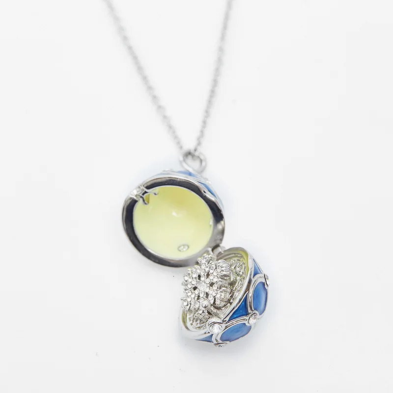 Jewelry Enamel Easter Openable Egg Pendant Necklace Love Snow Sweater Chain Pendant250312