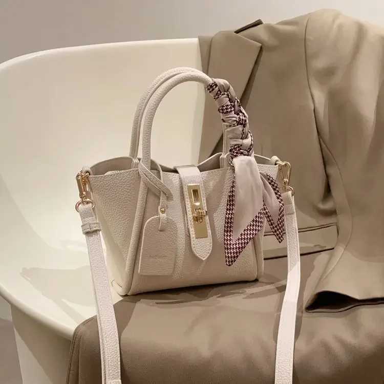 Nanfeng Paris Chic Womens 2024 Spring Summer New Handbag High-End Feel Commuter Single Shoulder Slant Cross Bag Y250528