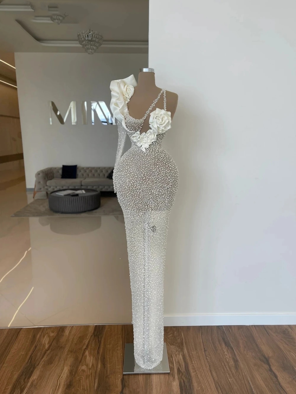 Designer Evening Dresses For Women Sheer Neck One Shoulder Gown Sequins Pearls 3D Appliques Sweep Train Party Customized Dress
