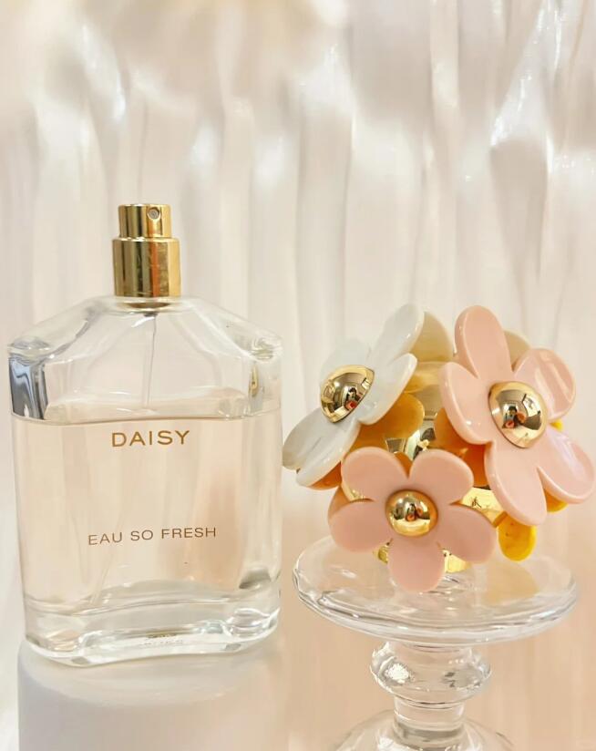 Charming Perfume PERFECT Deodorant Spray 100ML EDT Daisy Long Lasting Scent Fragrance For Gift 3.4 FL.OZ Body Mist Natural Female Cologne