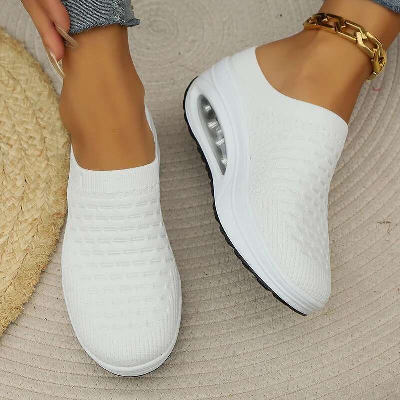 2025 New Women's Air Cushion Socks and Breathable Solid Color Knitted Hooded Designer Trendy Fashion Sports and Leisure Bareback Walking Shoes1