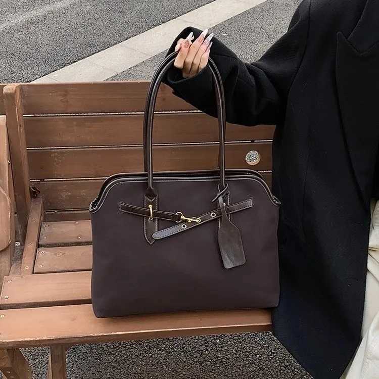 Luxury Minimalist Womens Commuter Money Bag High Quality Leather Cross body Handbag with Retro Letter Details Y250315