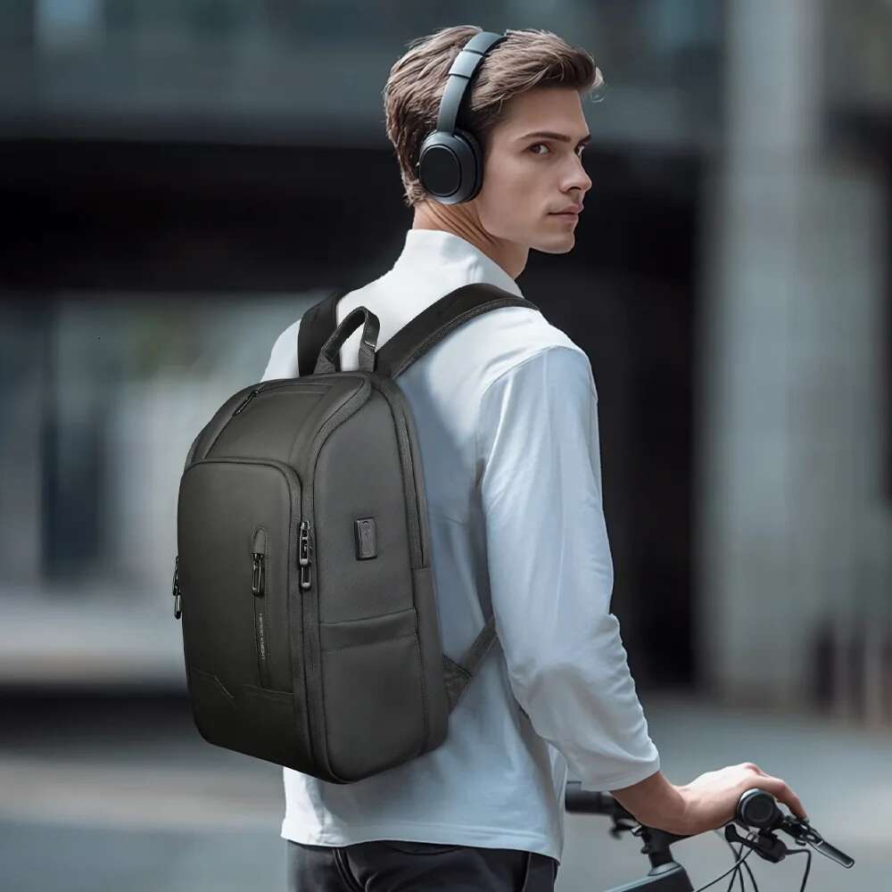 Hcankcan Large Capacity Travel Business Laptop Multi Pocket Waterproond Wear-Resistant Commuting Backpack
