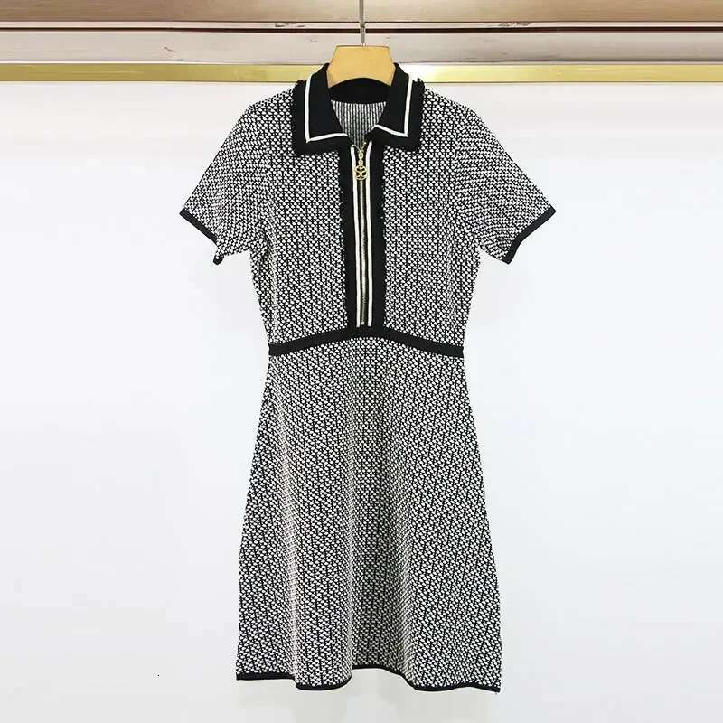 Office Ladies Slim Knit Elegant Short-Sleeved Zipper Comfortable French Brand V-Neck Dress Women