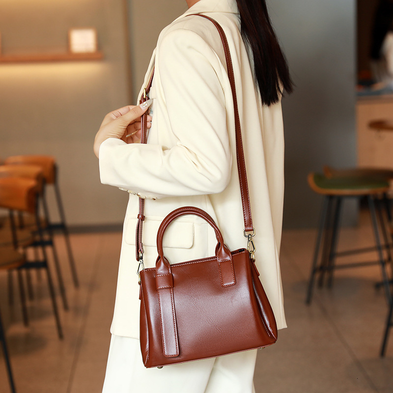 Counter Top Cowhide Crossbody Handbag Versatile 2024 Genuine Leather Large Capacity Wide Shoulder Strap Tote Bag