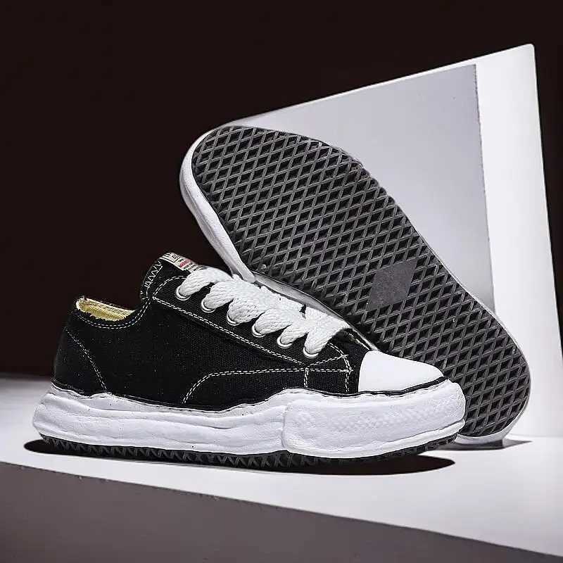 New autumn canvas shoes mens low top thick selling high gain casual sports shoes Y250315
