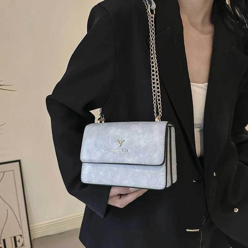 2025 Elegant Chain Cross Bag - French Fashion Convertible Shoulder Bag Suitable for Women Valentines Day Gifts and Daily Necessities Y250315