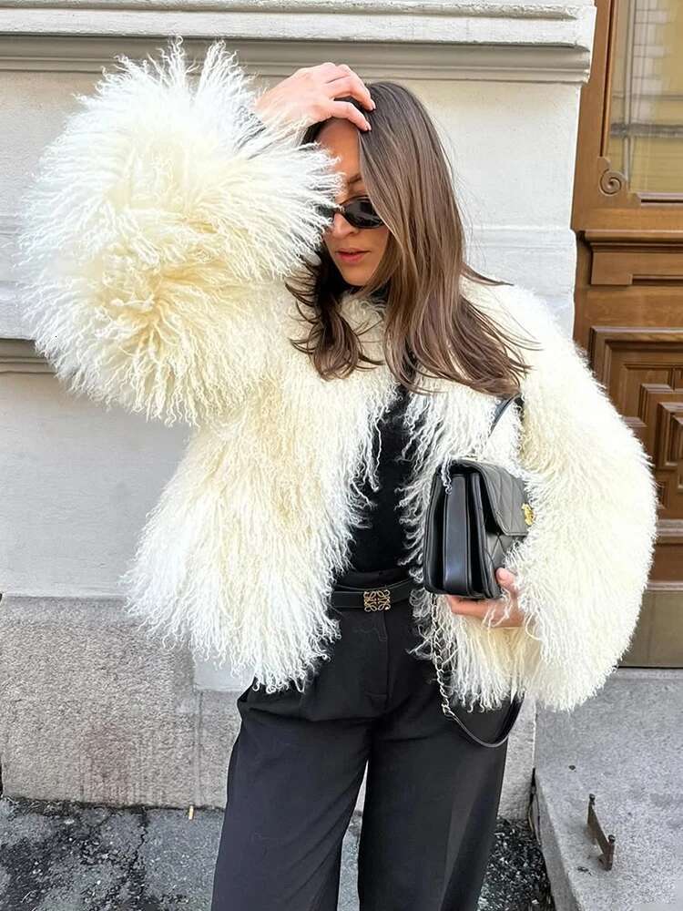 TARUXY Fashion Cropped Coat Women's Winter 2025 Ins Hot Fluffy Short Faux Fur Jacket Street Style Warm Outwear