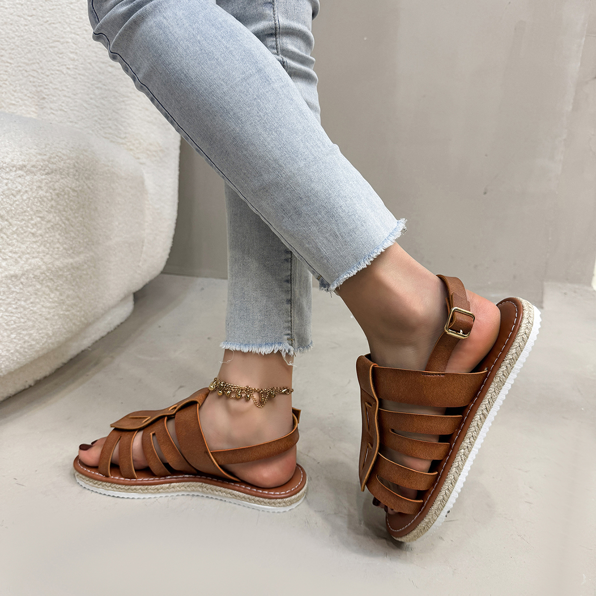Chic Women's Casual Flat Sandals with Open Toes - Ideal for Warm Weather Ease