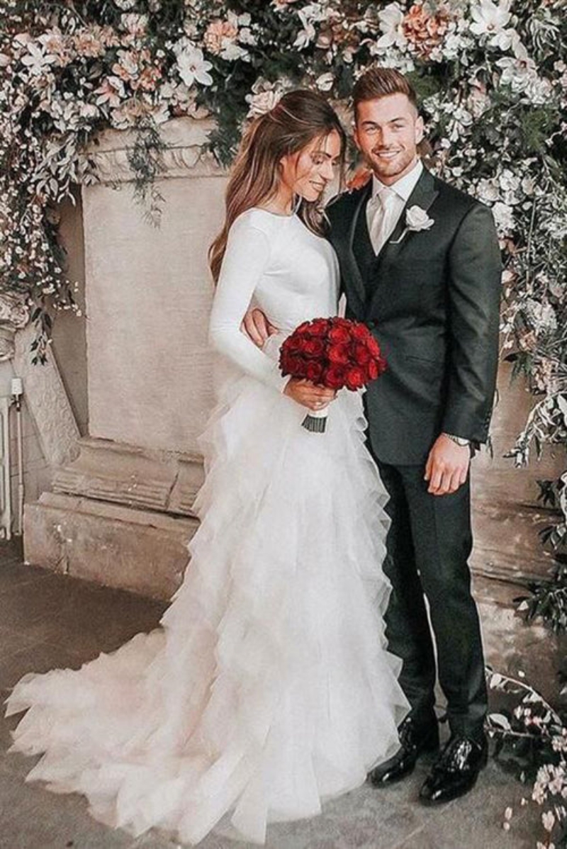 Ruffled A-Line White Wedding Dresses Backless Long Sleeves Boho Bridal Gown Simple A-Line Tiers Tulle Bride Dress Custom Made