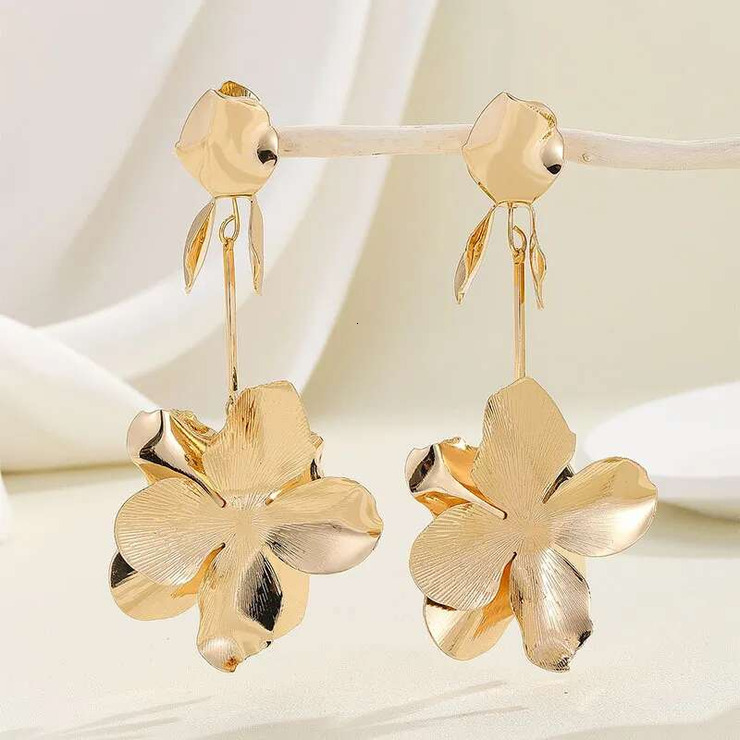 Dangle Gemstone Crystal Blue Medium Engraved Women Girls Casual Affordable Range Synonyms Ear Studs