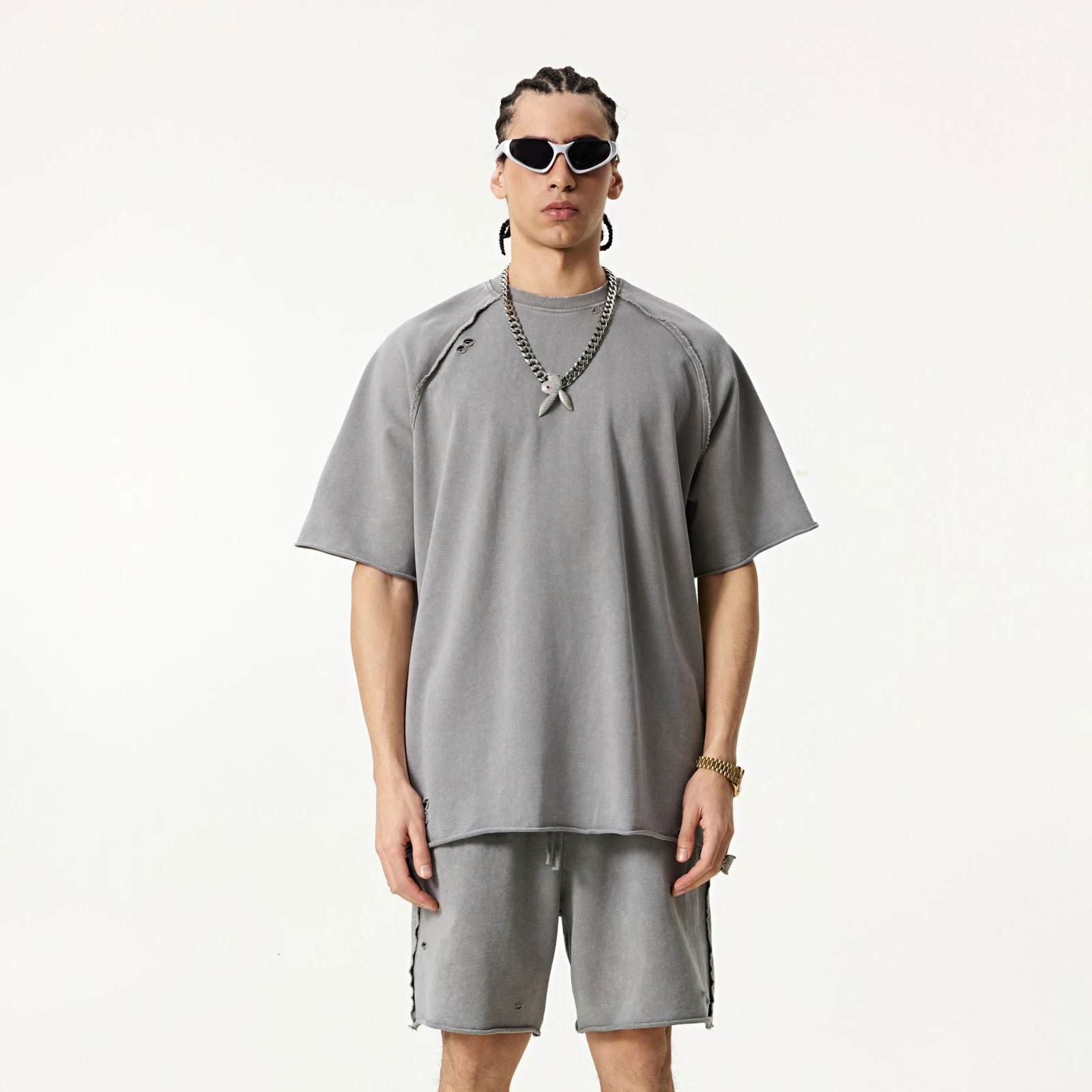 American Washed Worn Streetwear Hip Hop Wax Printing Tshirt Broken Edges Oversized Short Sleeved Mens Hole Cotton 250312