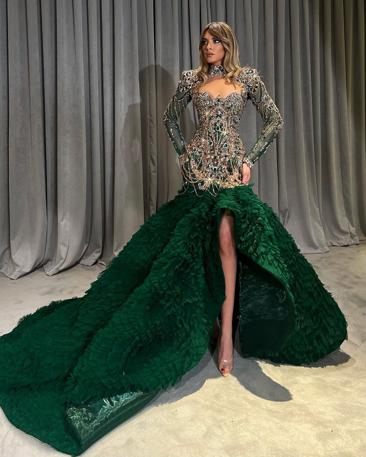 Vintage Feather Evening Dresses High Neck Prom Gowns Detachable Train Beading Crystal Customized Rhinestone Formal Occasion Party Dress Vestidos De No