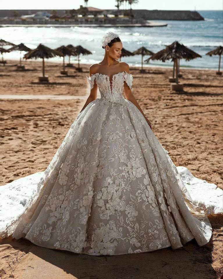 Luxury Ball Gown Wedding Dress Appliques Sequins Off Shoulder Bride Gowns Puffy Sweep Train Bridal Dresses Customized