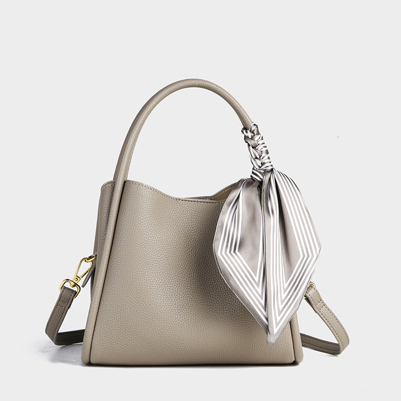 Genuine Leather Women's 2024 New Trendy Vegetable Basket, Hand-Held Water Bucket Bag, Fashionable And High-End Single Shoulder Crossbody Mother&#