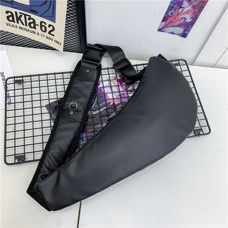 Outdoor high-capacity chest sports shoulder crossbody designer bags men's travel backpack, multi compartment waterproof cycling bag
