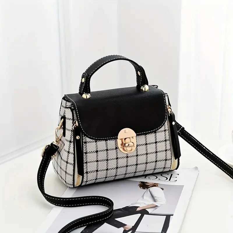 Womens Fashion Flip Shoulder Bag PU Leather Cross Body Bag Simple Graphic Designer Messenger Bag Small Wallet and Handbag Y250315