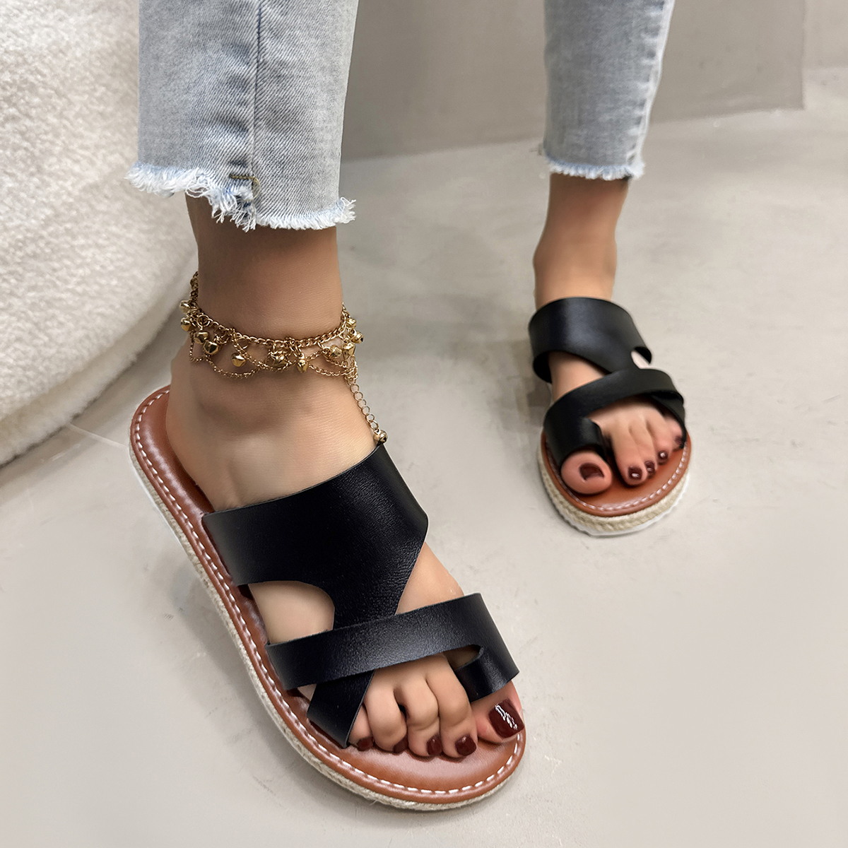 Summer Essential: Soft & Stylish Women's Flat Sandals