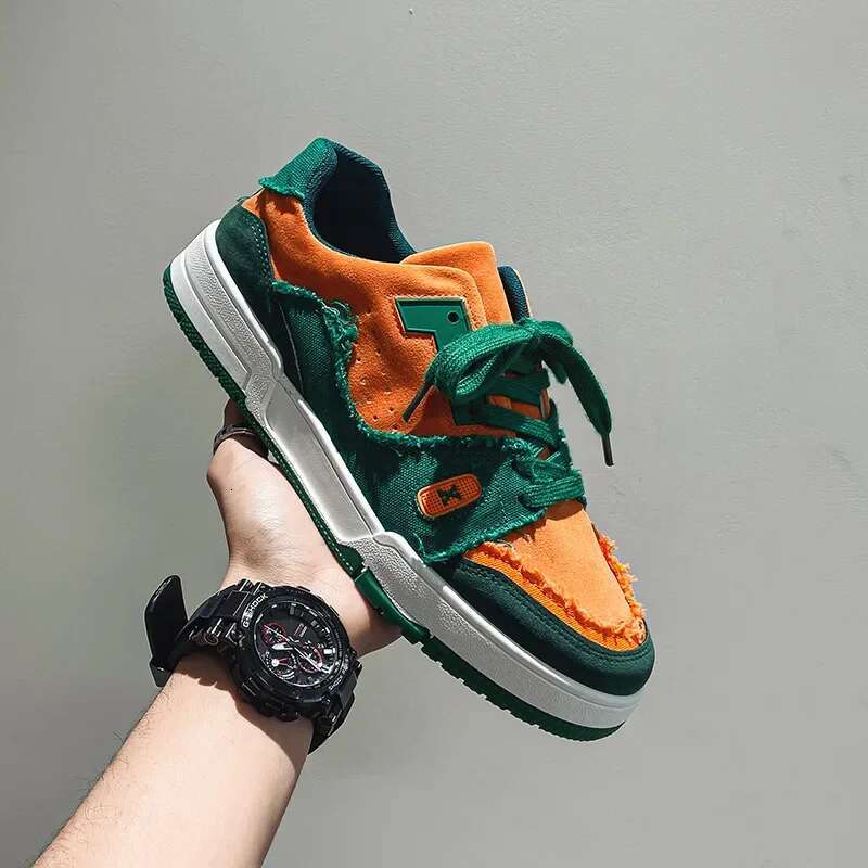 2025 new sports fashion personalized men's shoes designer trend fashion hot selling color matching soft soled shoes fashion student casual shoes1