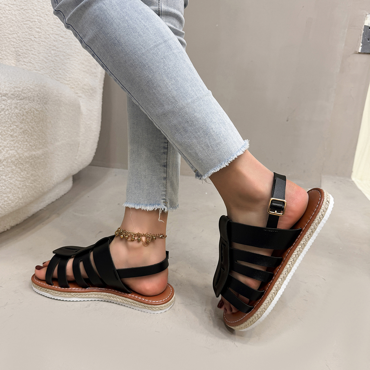 Chic Women's Casual Flat Sandals with Open Toes - Ideal for Warm Weather Ease