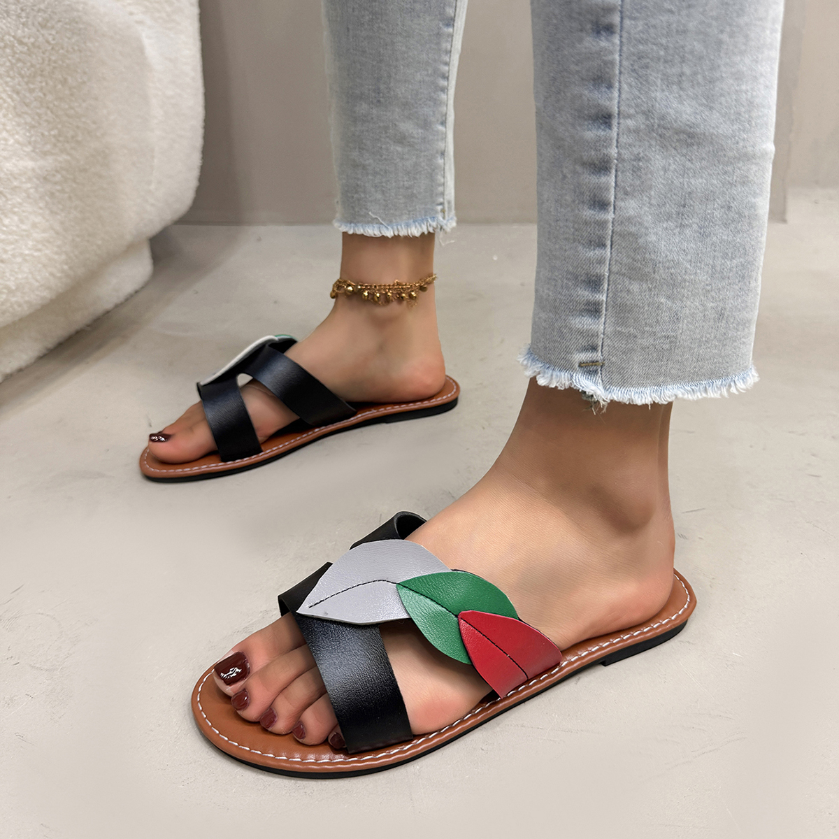 Stylish Women's Flats - Breathable Open-Toe Sandals Perfect for Warm Weather