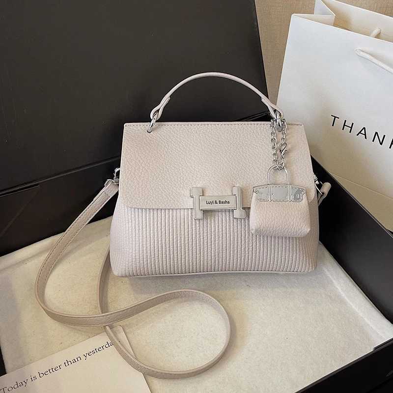 High-End Leather Shopper Bag For Women - Elegant Retro Tote With Letter Large Capacity Design Y250315