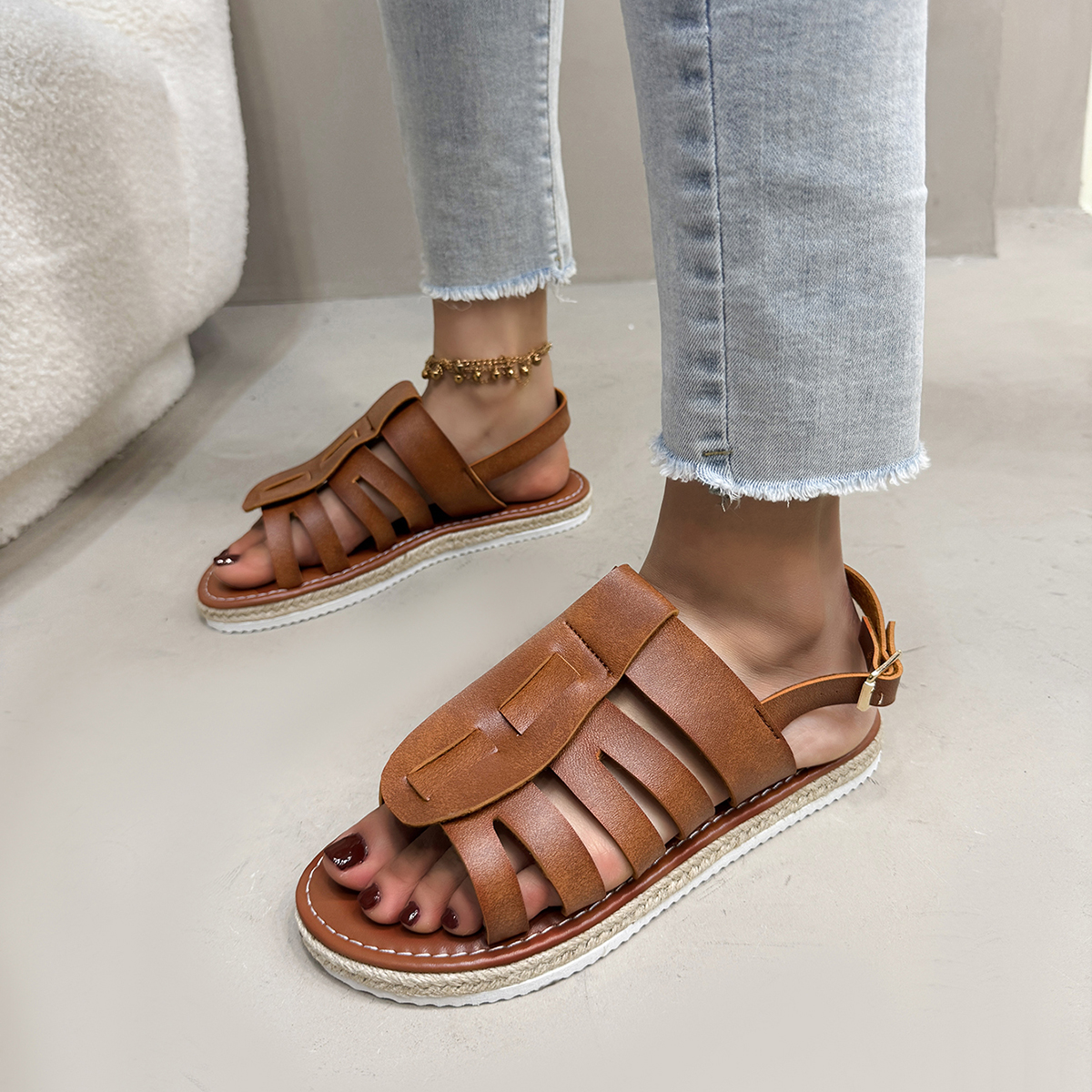 Chic Women's Casual Flat Sandals with Open Toes - Ideal for Warm Weather Ease