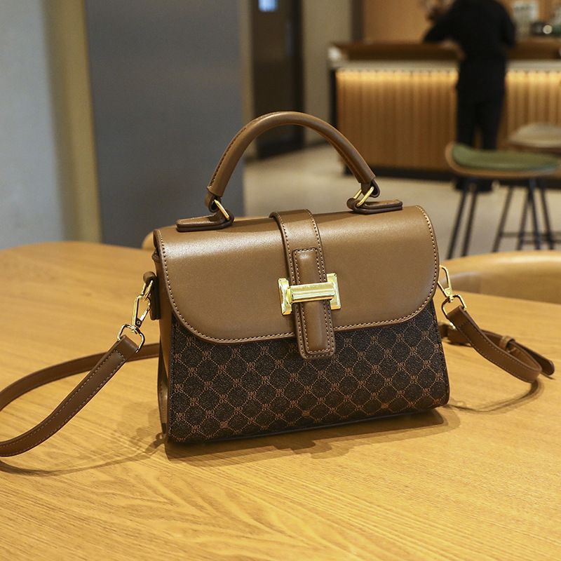 Korean Version Handbag 2024 New Fashionable And Versatile High Appearance Commuting Shoulder Crossbody For Women Small Square Bag