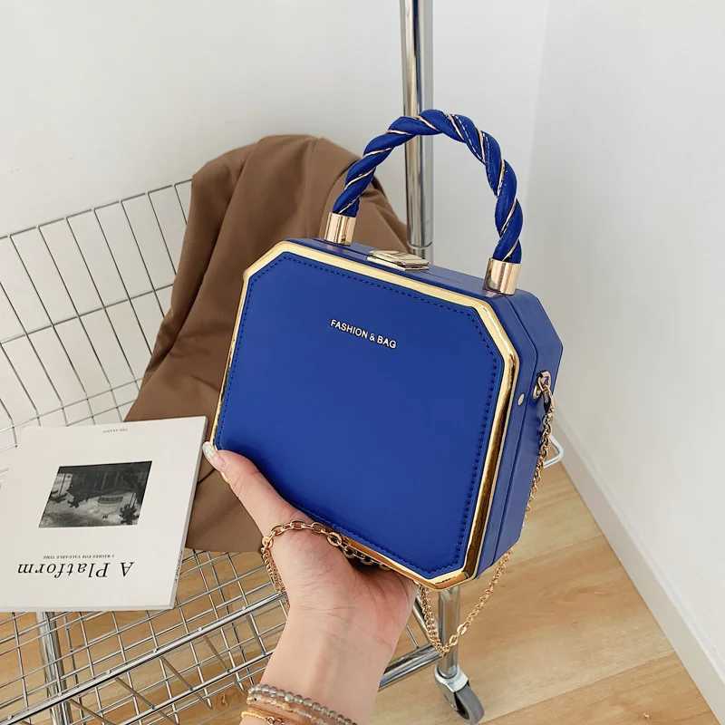 Simple solid color girl box shoulder bag fashionable twisted girl handbag 100 niche cross body bags car splicing technology PU Mate Y250315