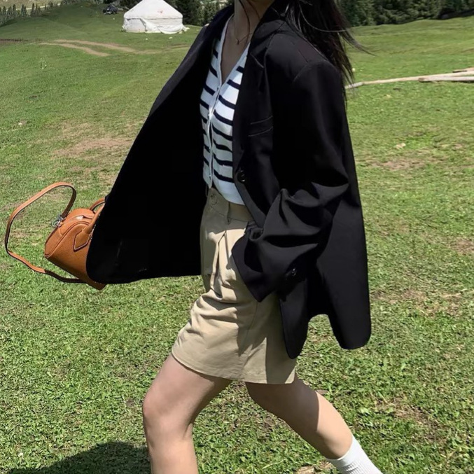 K313Spring/Autumn Commuting Outfit in Hong Kong Style - Sleek Gray and Black Design 2025