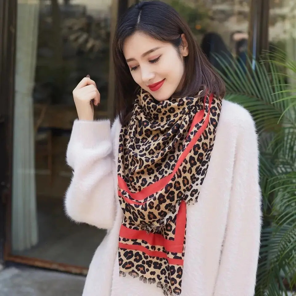 selling Animal Leopard Printed Cotton Womens Winter Automatic Scalp Shaver Border Wrap Headscarf Foulard Bandana LL181070 250314