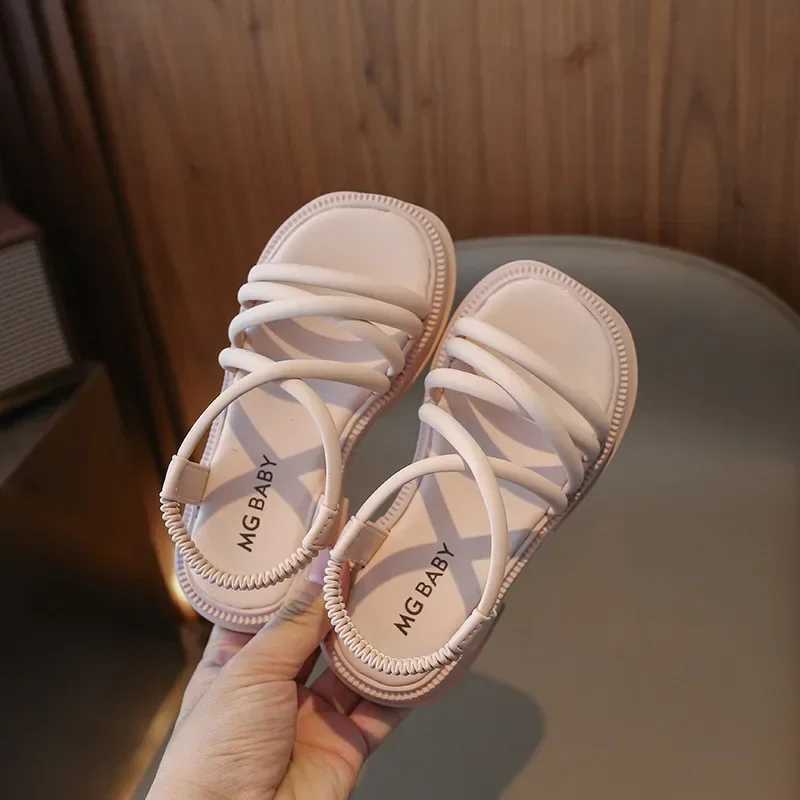 2024 New Girl Sandals PU Version Soft Open Toe Breathable Simple Summer Fashion Childrens Casual Shoes Princess Childrens Fashion PUT250315