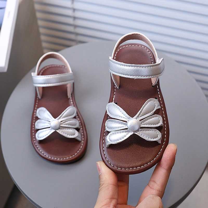Preschool girl sandals hollow solid color flower Pu leather childrens slider open toe light sweet hook loop summer childrens shoesT250315