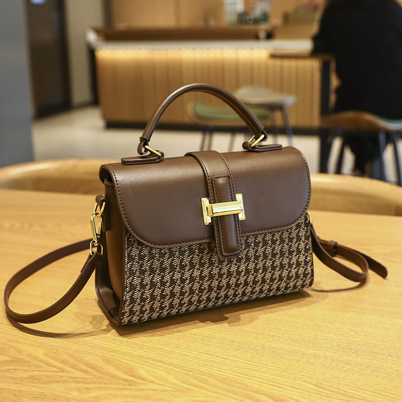 Korean Version Handbag 2024 New Fashionable And Versatile High Appearance Commuting Shoulder Crossbody For Women Small Square Bag