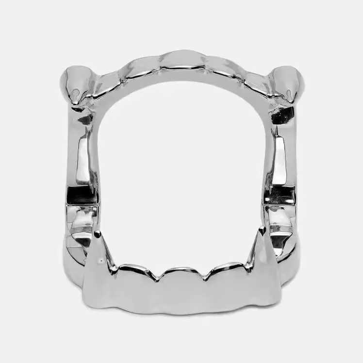 Vampire Fang Bracelet Adjustable Mens and Womens Metal Shirt Clip BraceletXJ250315