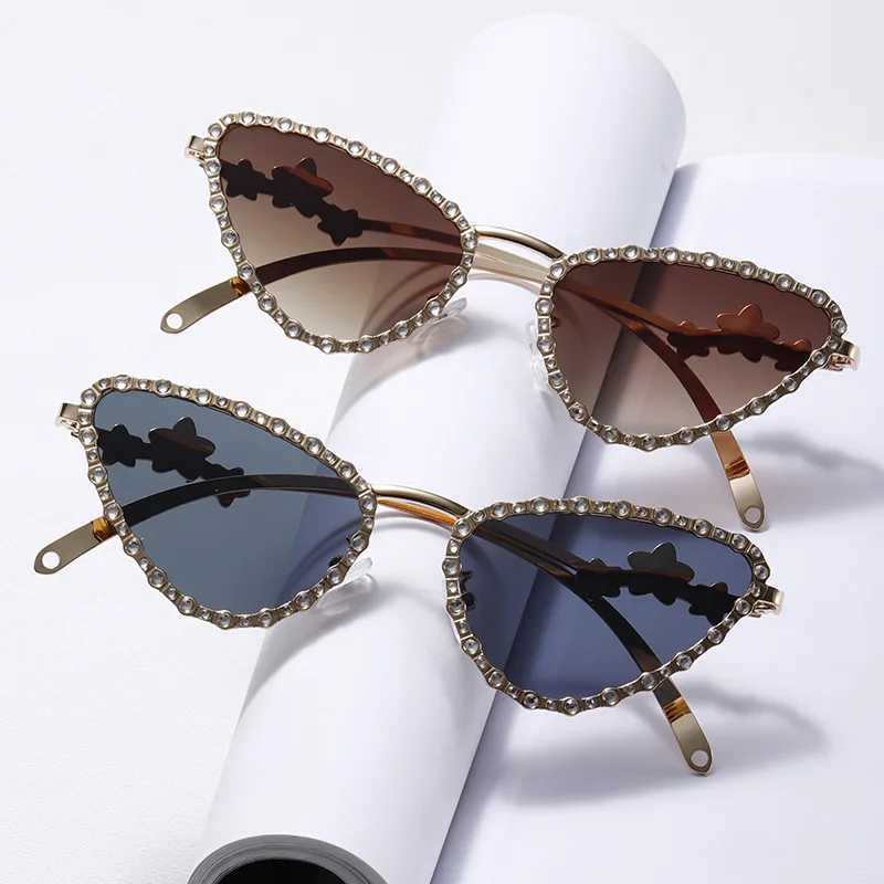 New Luxury Cat Eye Diamond Sunglasses Women Fashion Trend Sexy Woman Sun Glasses Star Metal Frame Sunglasses UV400 Eyewear W250315